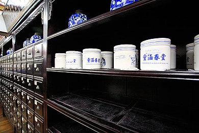 高自由度侦探游戏《福尔摩斯：罪与罚》登陆Switch